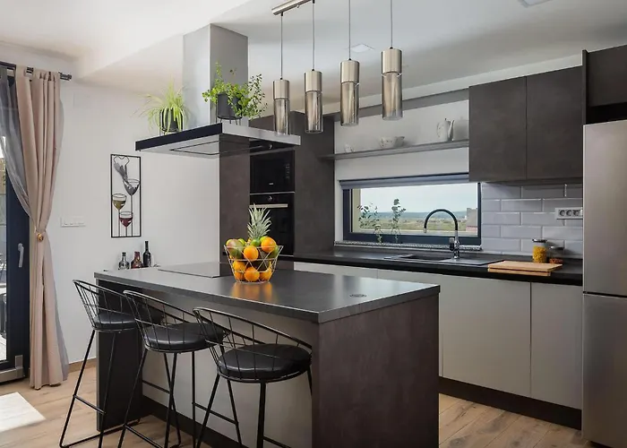 Lacus Nyaraló Vrana